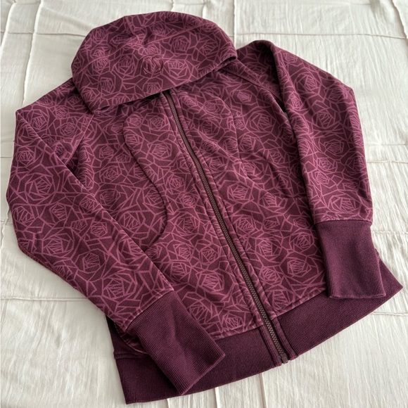 Lululemon Scuba Hoodie – Rose Print Burgundy (Size 8) - Picture 2 of 4